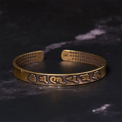 Om Mani Padme Hum Copper Cuff Bangle – Raised Sanskrit characters with inner micro-engravings, spiritual bracelet