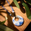 Collar con colgante de cerámica de peonía y loto