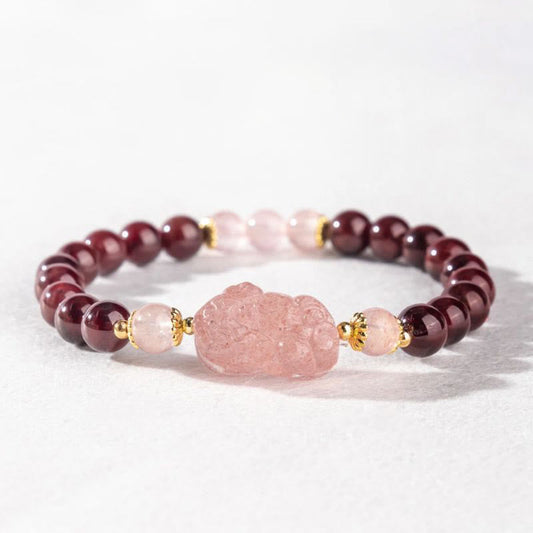 Garnet Strawberry Quartz Pixiu Bracelet – front Pixiu charm detail close-up, good luck bracelet