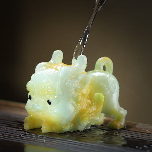 Color Changing PiXiu Tea Pet – Hot water poured over green-yellow resin PiXiu figure