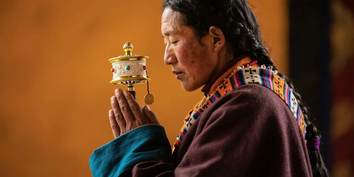 Prayer Wheel Anatomy: Drum, Axle, and Wearable Forms
