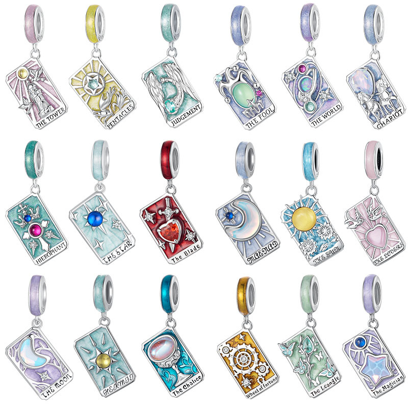Tarot Silver Charm – Collection of 18 tarot charms in 3x6 grid, full Major Arcana 925 set