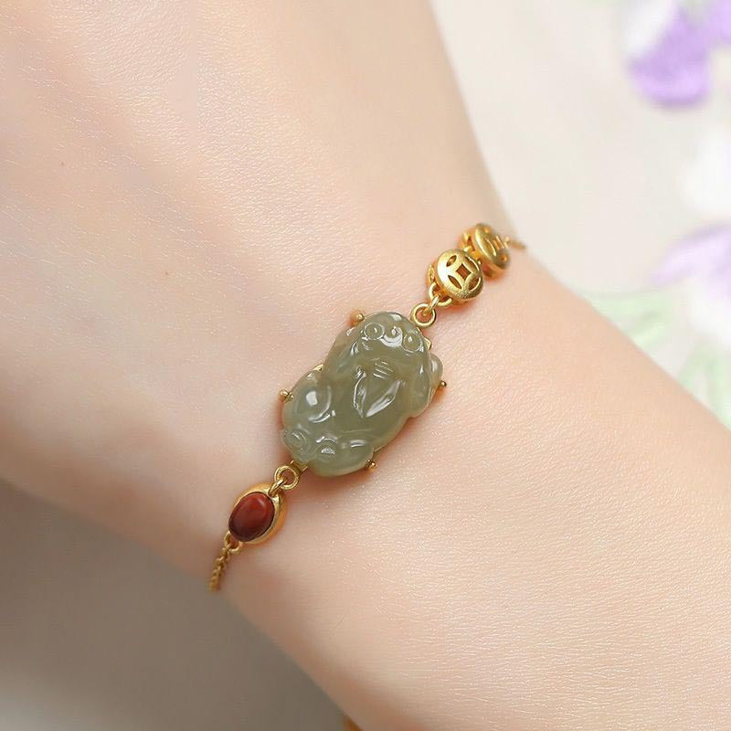Hetian Jade Pixiu Gold Chain Bracelet Secondary image