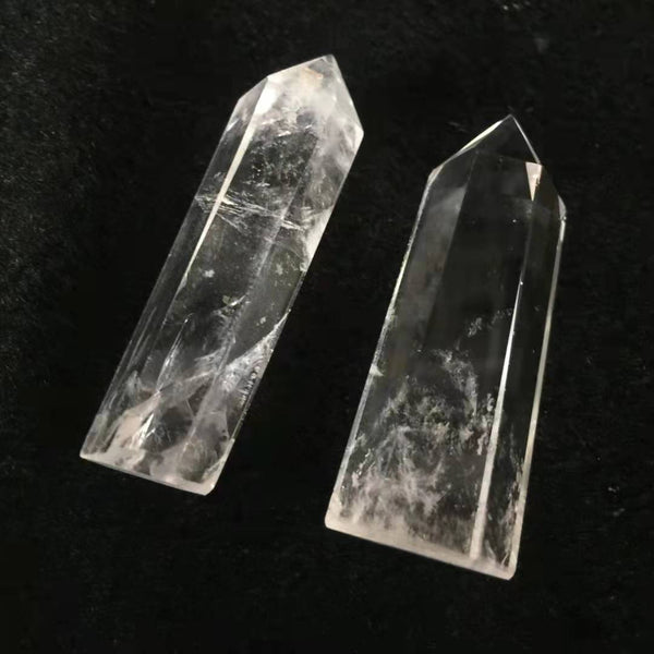 White Crystal Pillar – 6-7cm, lifestyle shot