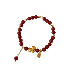 Pulsera de cuentas de vidrio rojo "Ma Shang You Qian" del Año del Caballo Ben Ming Nian: amuleto de prosperidad para la suerte, la riqueza y la protección.