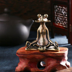 Mini Frog Turtle Koi Copper Decor – close-up of copper koi fish figurine with detailed scales, mini home decor