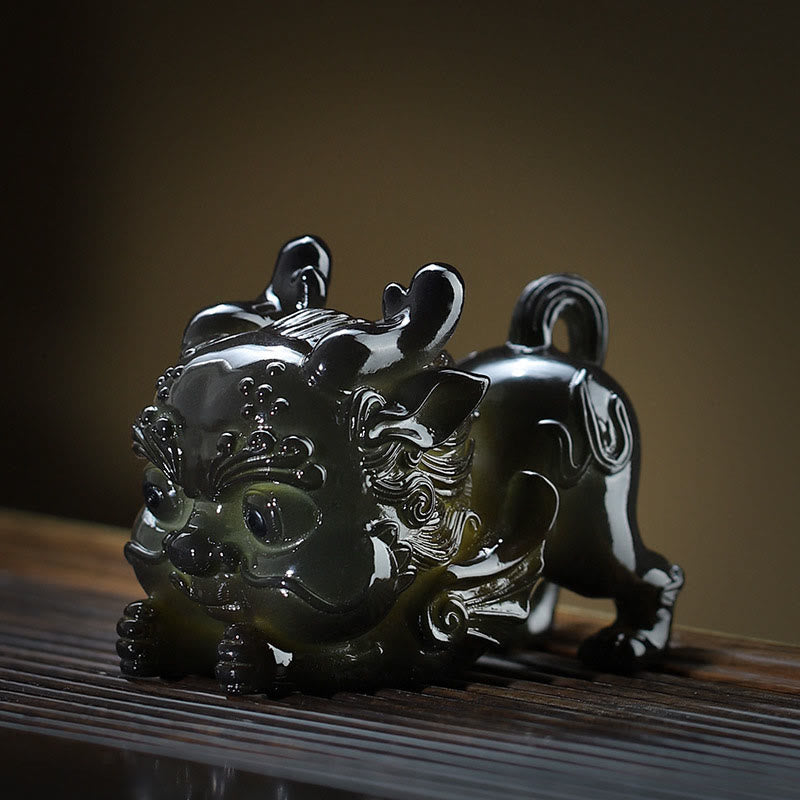 Color Changing PiXiu Tea Pet – Black glossy PiXiu figurine on dark wood tea tray