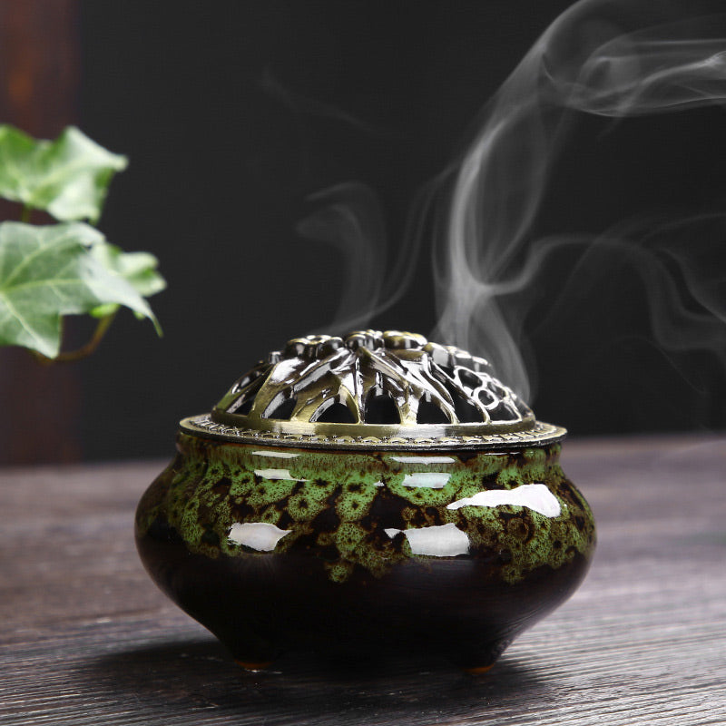 Flower Pattern Ceramic Burner – moss green brown ombré glaze with lotus lid smoke, tranquil