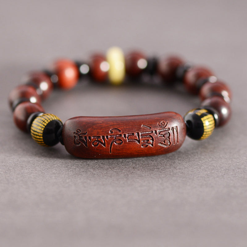 Red Sandalwood Om Mani Padme Hum Bracelet | Protection & Calm Zweitbild
