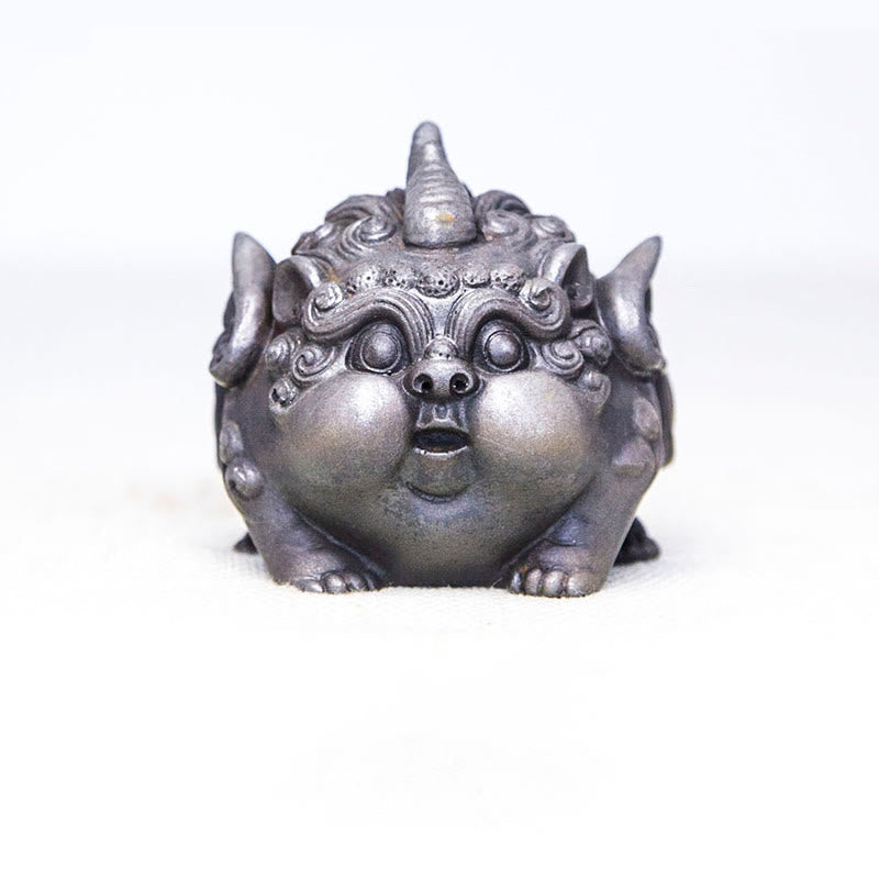 Handmade PiXiu Iron Powder Rust Cast Resin Wealth Statue – Silver iron powder PiXiu front view on pure white background