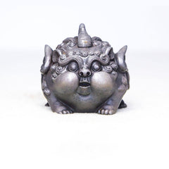Handmade PiXiu Iron Powder Rust Cast Resin Wealth Statue – Silver iron powder PiXiu front view on pure white background