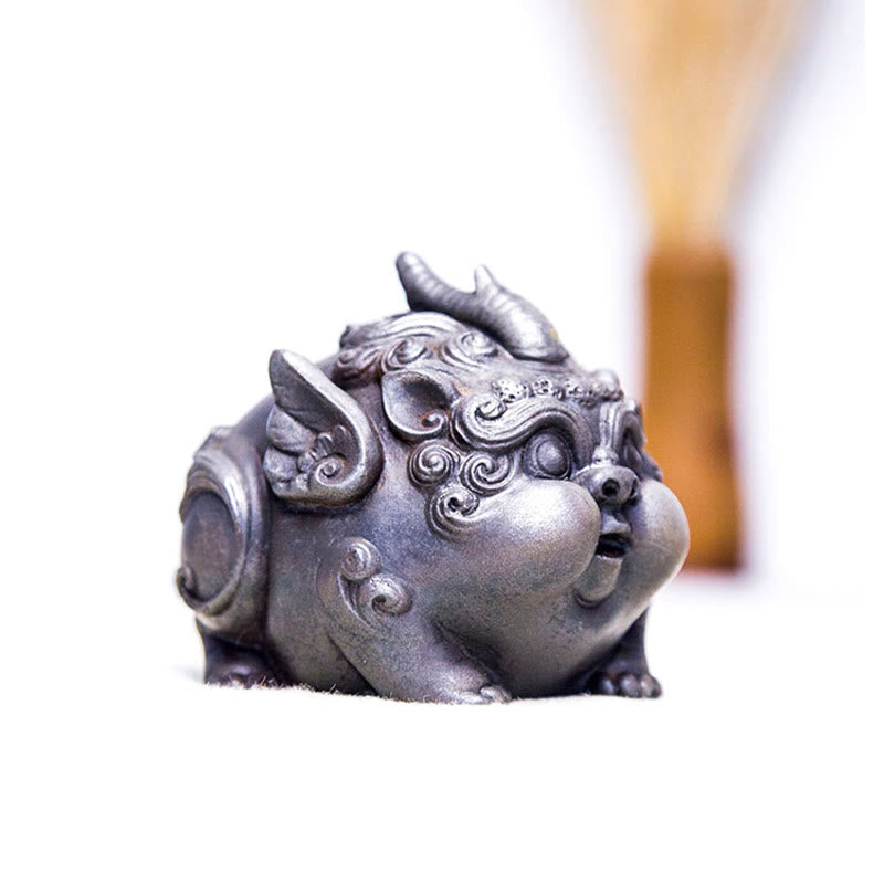Handmade PiXiu Iron Powder Rust Cast Resin Wealth Statue – Side view of silver PiXiu showing horn and wing scroll patterns