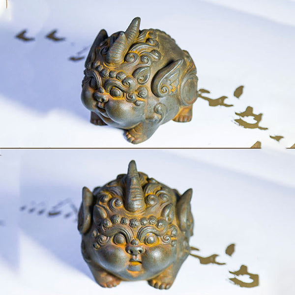 Handmade PiXiu Iron Powder Rust Cast Resin Wealth Statue – Split image front and side views of rusted PiXiu craftsmanship