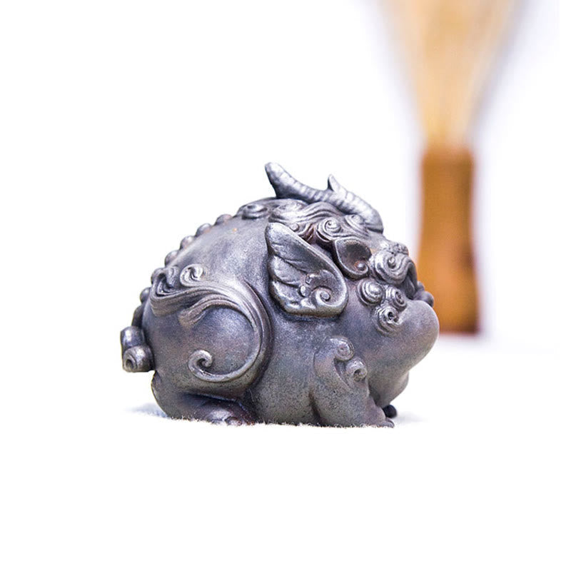 Handmade PiXiu Iron Powder Rust Cast Resin Wealth Statue – Back view of silver PiXiu displaying curled tail feather details