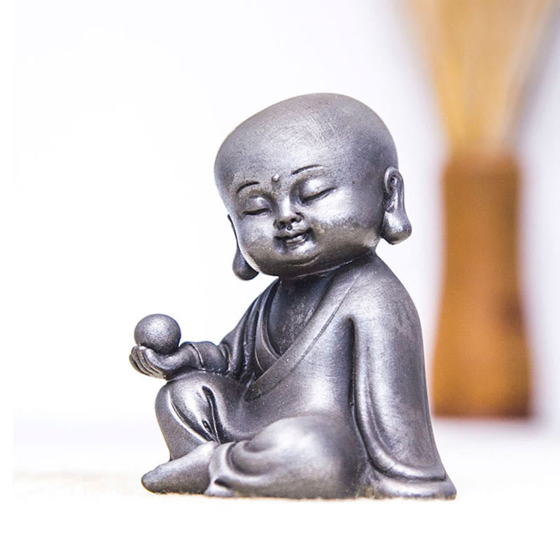 Ksitigarbha Guanyin Tathagata Statue Set – hand holding Ksitigarbha statue for size perspective