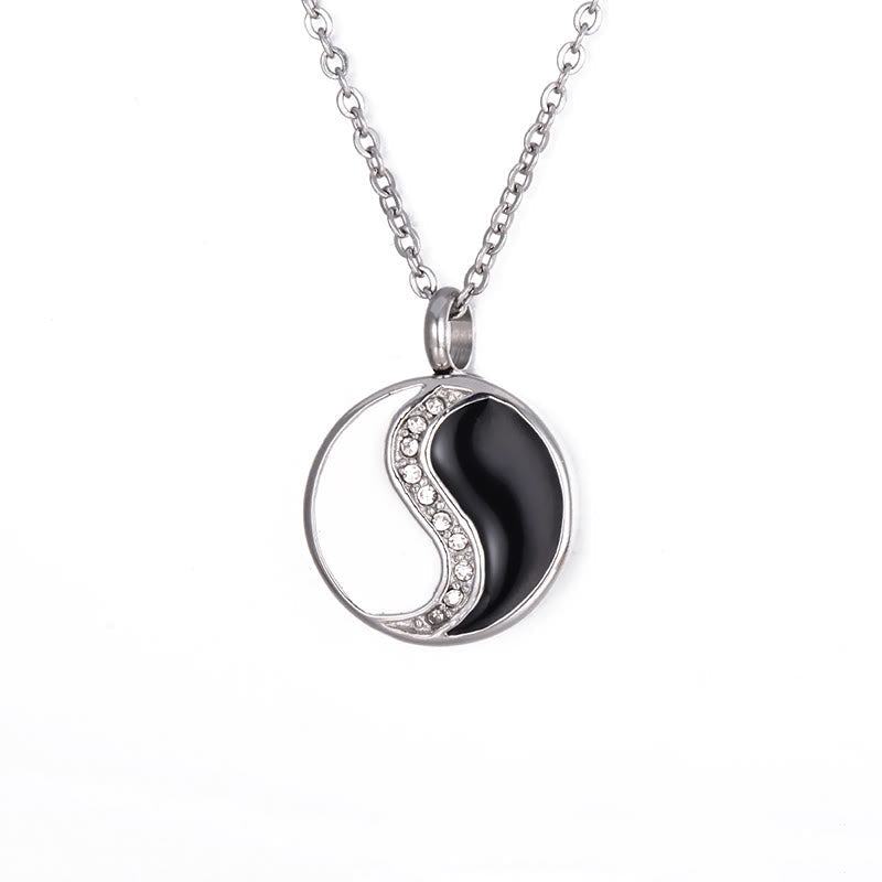 Collier Yin Yang en acier au titane Image secondaire du produit