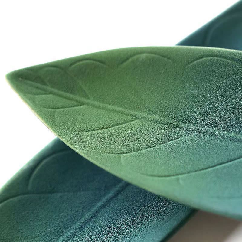 Willow Leaf Ceramic Incense Burner – Stacked leaves vein pattern macro, earthy green tones