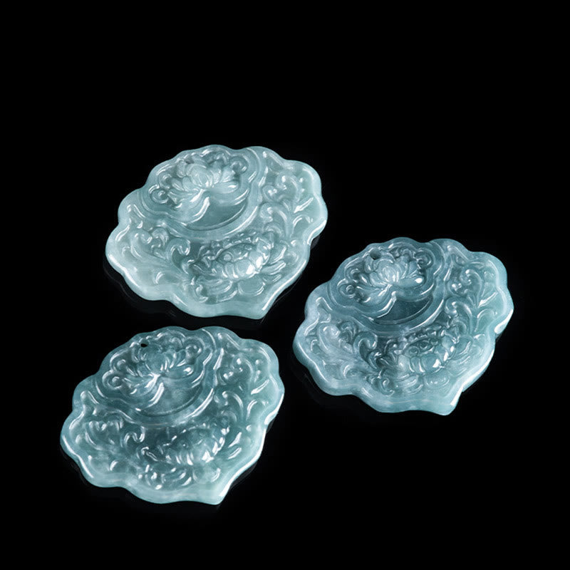 Colgante de jade tallado con motivo de loto | Prosperidad y paz