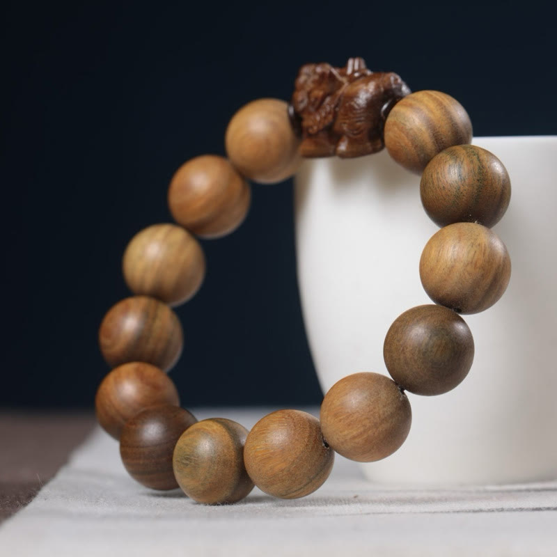 Bracelet Pixiu en bois de santal vert Image secondaire du produit