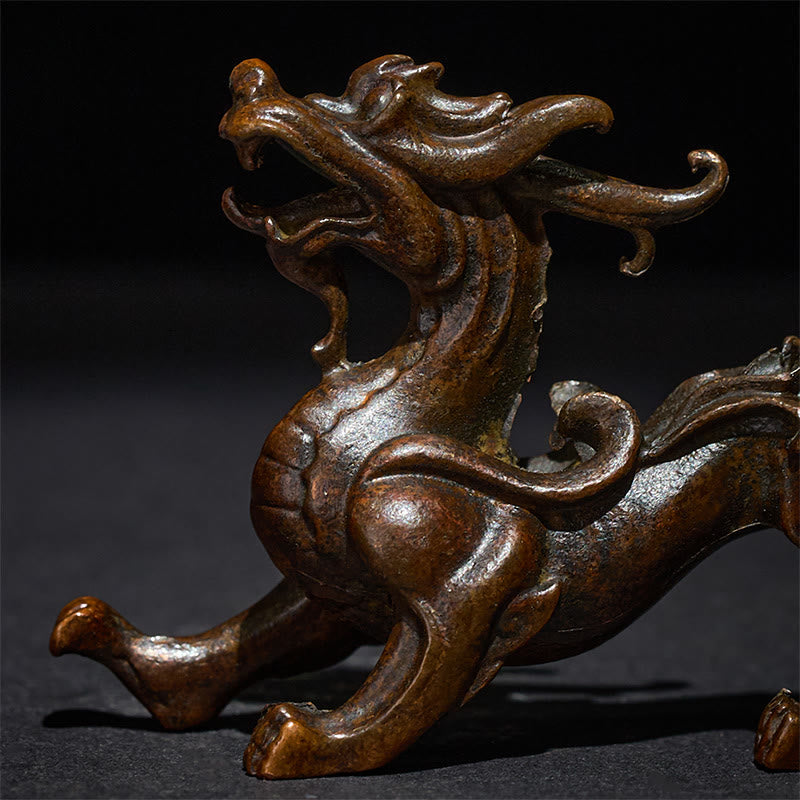 Feng Shui Pixiu Alloy Wealth Luck Decoration Ornament – Close-up of bronze Pixiu upper body, scales and muscle texture