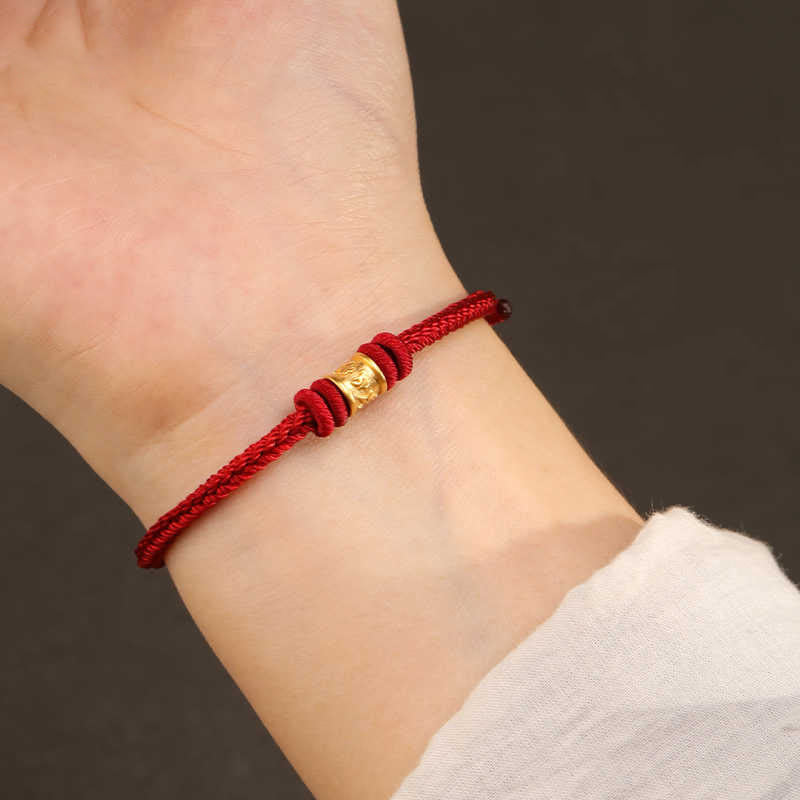Bracelet Cordon Rouge Om Mani Padme Hum Or 999 Image secondaire du produit