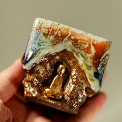 Hand-painted Dunhuang Meditating Buddha Shino Ceramic Teacup – Shino glaze with natural crackle pattern, ceramic texture