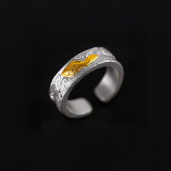 999 Silver Gold Koi Ring – Close-up gold koi fish on silver background with cloud pattern, fortune ring