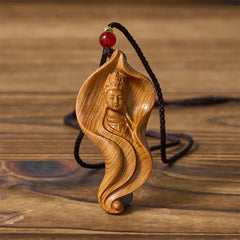 Guanyin Avalokitesvara Platycladus Wood Wealth Necklace Pendant – close-up of Platycladus wood grain, natural texture