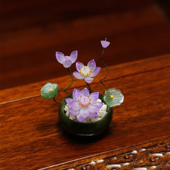 Lotus Liuli Crystal Flowerpot – lavender lotus with jade leaves on carved hardwood, white pebble base, crystal flower art