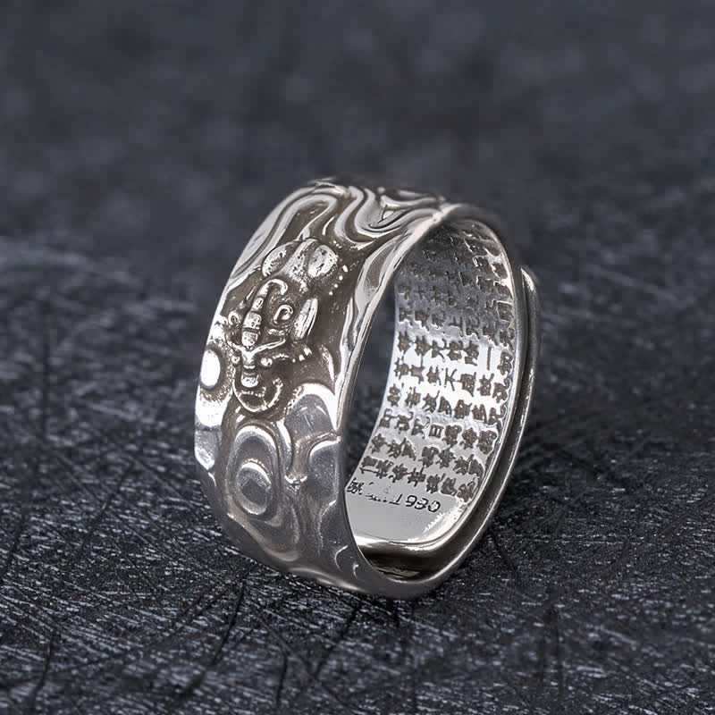 PiXiu Heart Sutra Copper Ring – All silver variant front view, silver Pi Xiu, Heart Sutra engraving, dark stone base