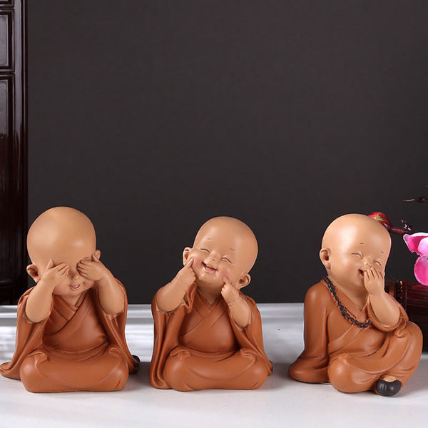 Mini Praying Monk Decor – gift box with tissue paper and monk nestled inside, unboxing display