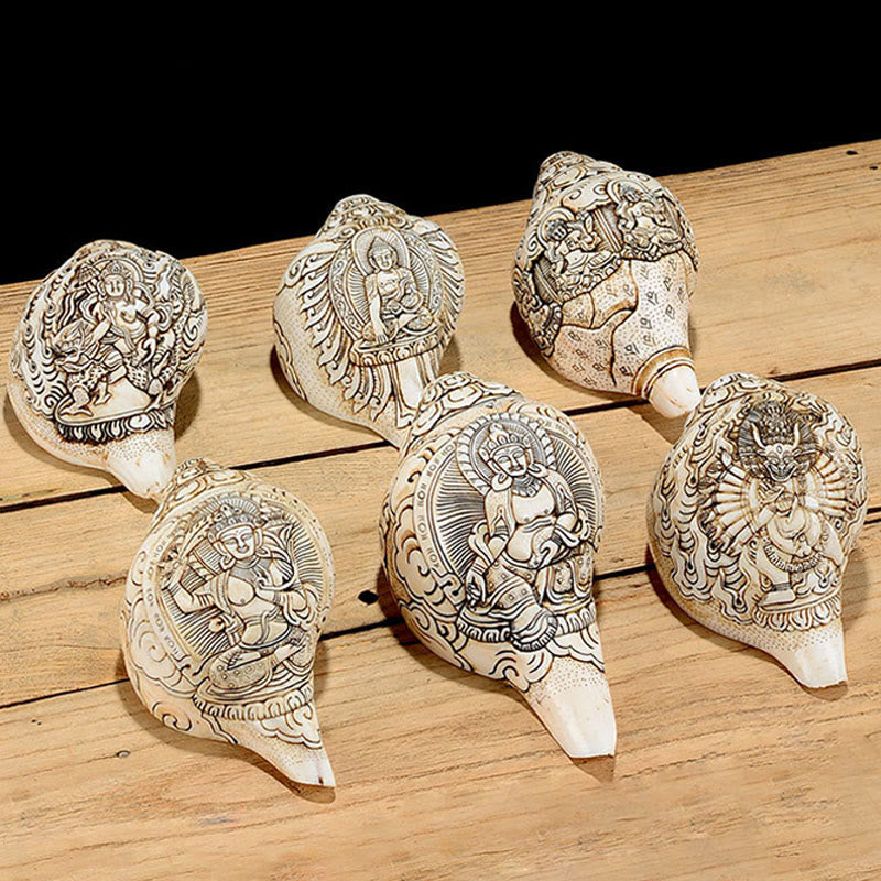 Engraved Shankha Wealth Conch – wealth deity surrounded by engraved cloud patterns, lucky conch decor