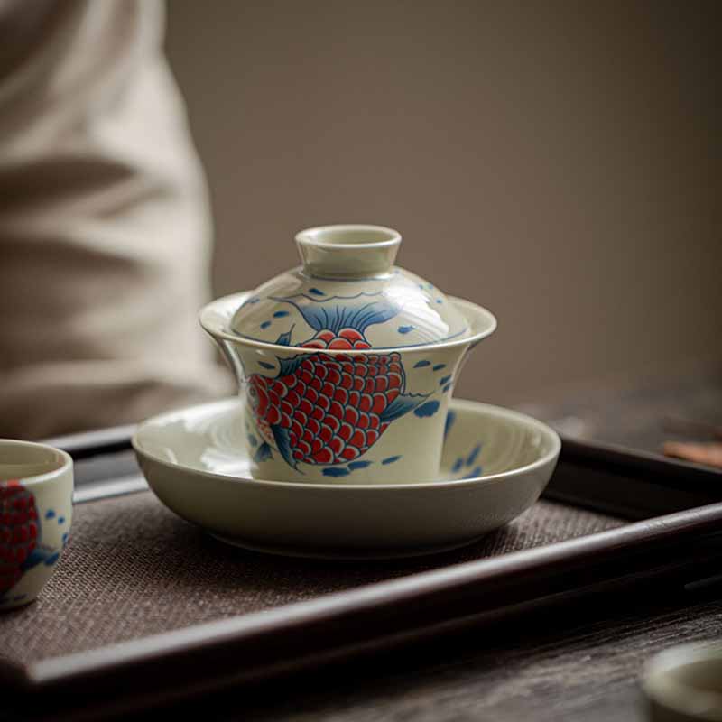 Koi Fish Gaiwan – rim close-up with lid fit detail, sancai teacup