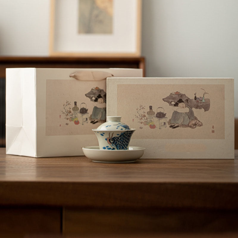 Koi Fish Gaiwan – detail of lid knob shape and decoration, sancai teaware