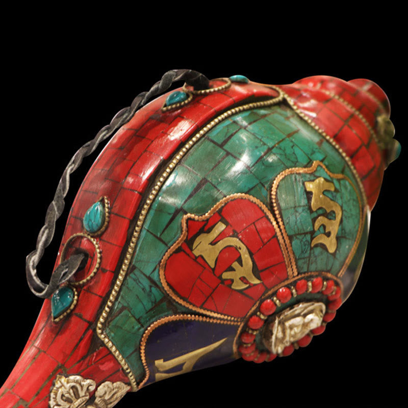 Shankha Om Mani Conch – angled view showing hand-carved floral patterns around Buddha figure, zen decor