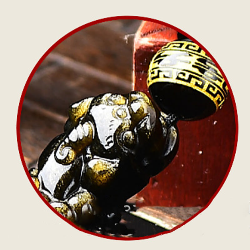 Gold Sheen Obsidian PiXiu Bracelet – Circular close-up of carved PiXiu with gold spacer bead