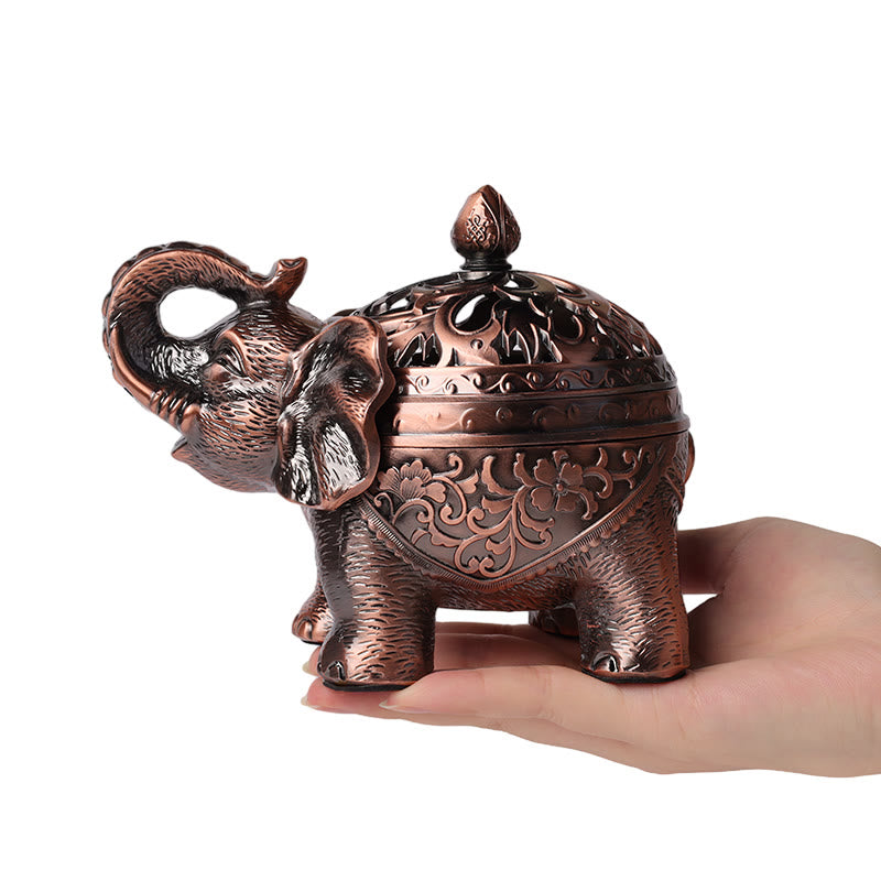 Elephant Alloy Incense Burner – held in hand showing raised trunk detail, Auspicious Image principale du produit