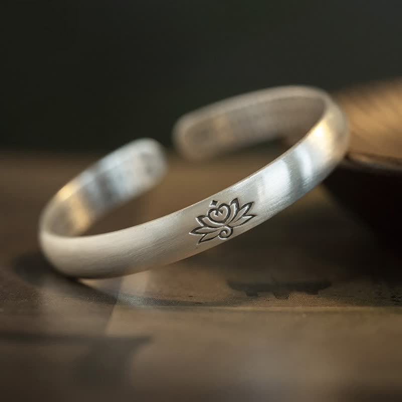 Bracelet de Bangle "Lotus Blanc, Sutra du Cœur, Chance et Guérison" en Cuivre Blanc