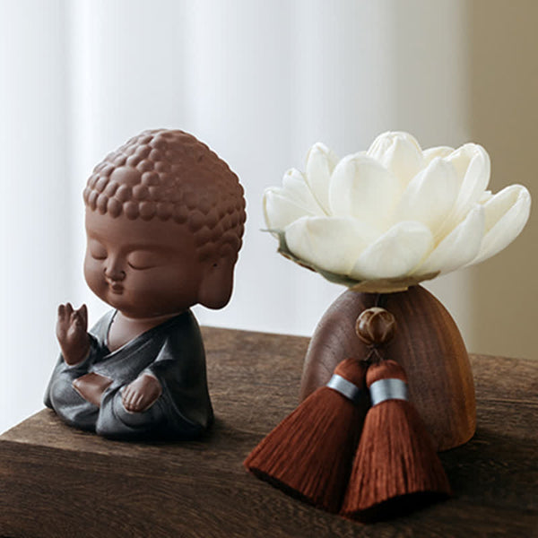 Black Peach Wood Buddha Flower Decoration – macro wood grain texture and polish, natural peach wood detail