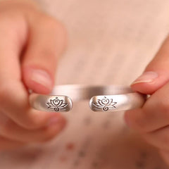 Bracelet de Bangle "Lotus Blanc, Sutra du Cœur, Chance et Guérison" en Cuivre Blanc