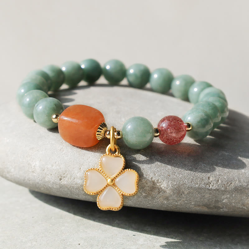 Jade Four Leaf Clover Bracelet, side view, healing bracelet