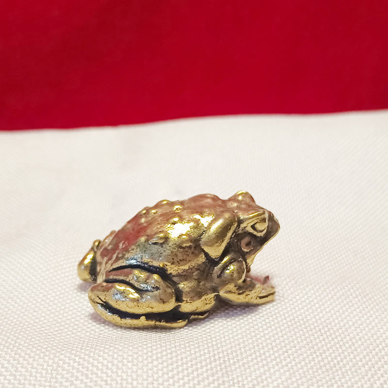 Mini Frog Turtle Koi Copper Decor – copper koi fish detail showing fin and tail, mini home desk ornament