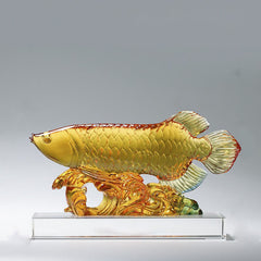 Liuli Crystal Koi Fish Art – Close-up translucent body, colored glaze koi decor