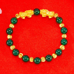 Golden Double PiXiu Bracelet – Green agate beads with gold PiXiu pair and spacers on red, luck protection