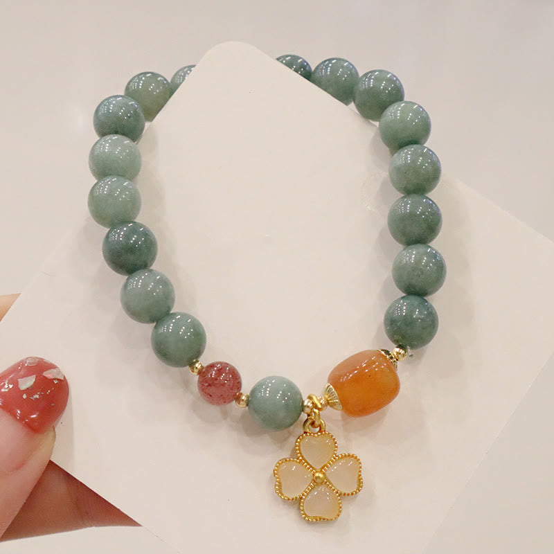 Jade Four Leaf Clover Bracelet, detail shot, healing bracelet