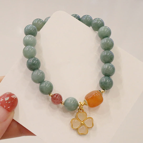 Jade Four Leaf Clover Bracelet, detail shot, healing bracelet