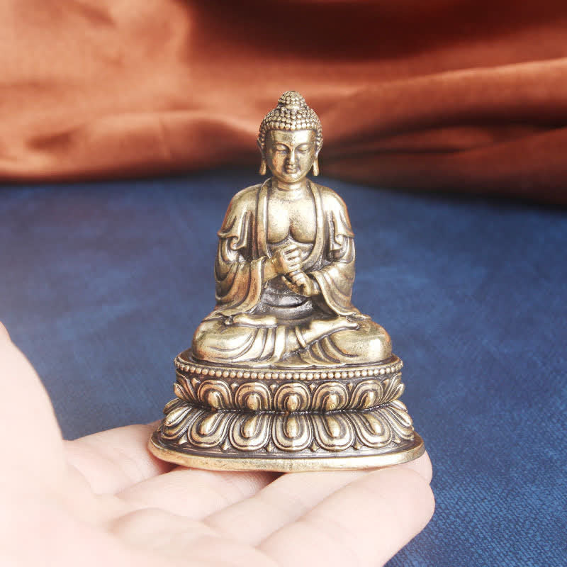 Tathagata Buddha Copper Statue – Serene face with urna dot and ushnisha, traditional iconography