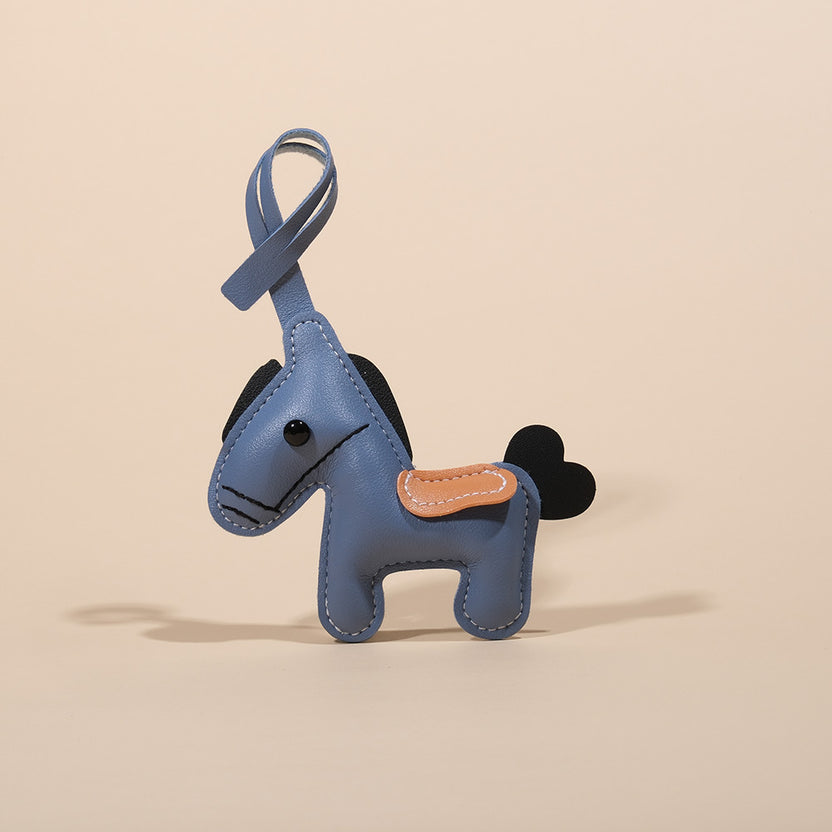 Llavero de caballo de cuero sintético Feng Shui | Lindo dije de pareja para bolso Imagen secundaria del producto