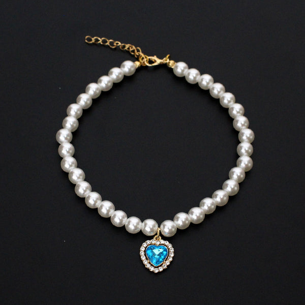 Crystal Heart Pet Necklace – Pearl collar with light blue heart crystal pendant and rhinestone border